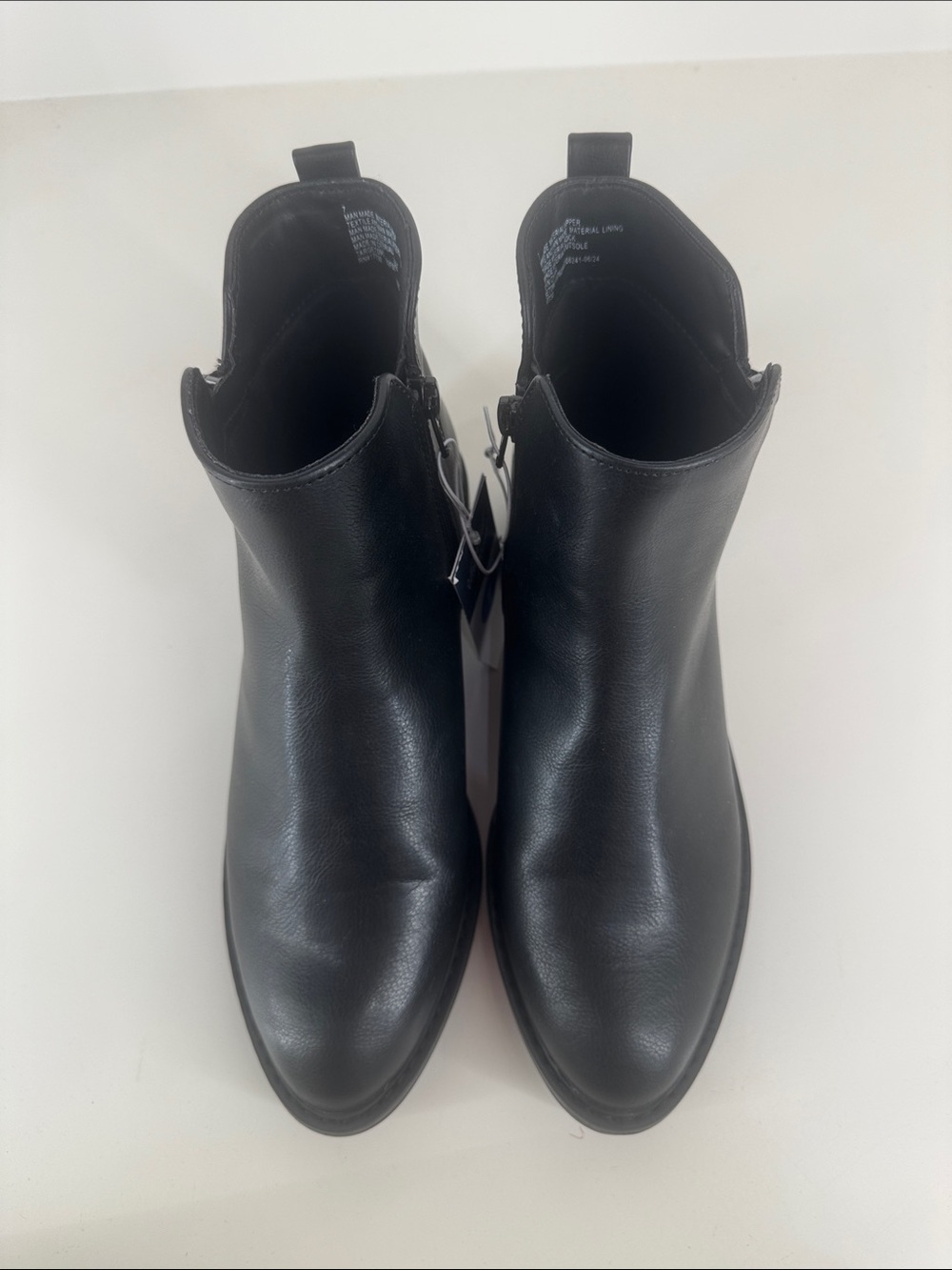 Universal Thread booties - Picture 2 of 5
